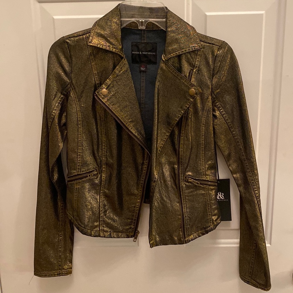 Metallic gold jacket. Very cute for any event.